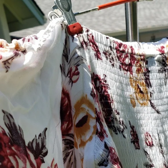 TORRID Ivory rose print DRESS On/Off shoulder, Ruched top. SIZE 1 EUC - Picture 8 of 12